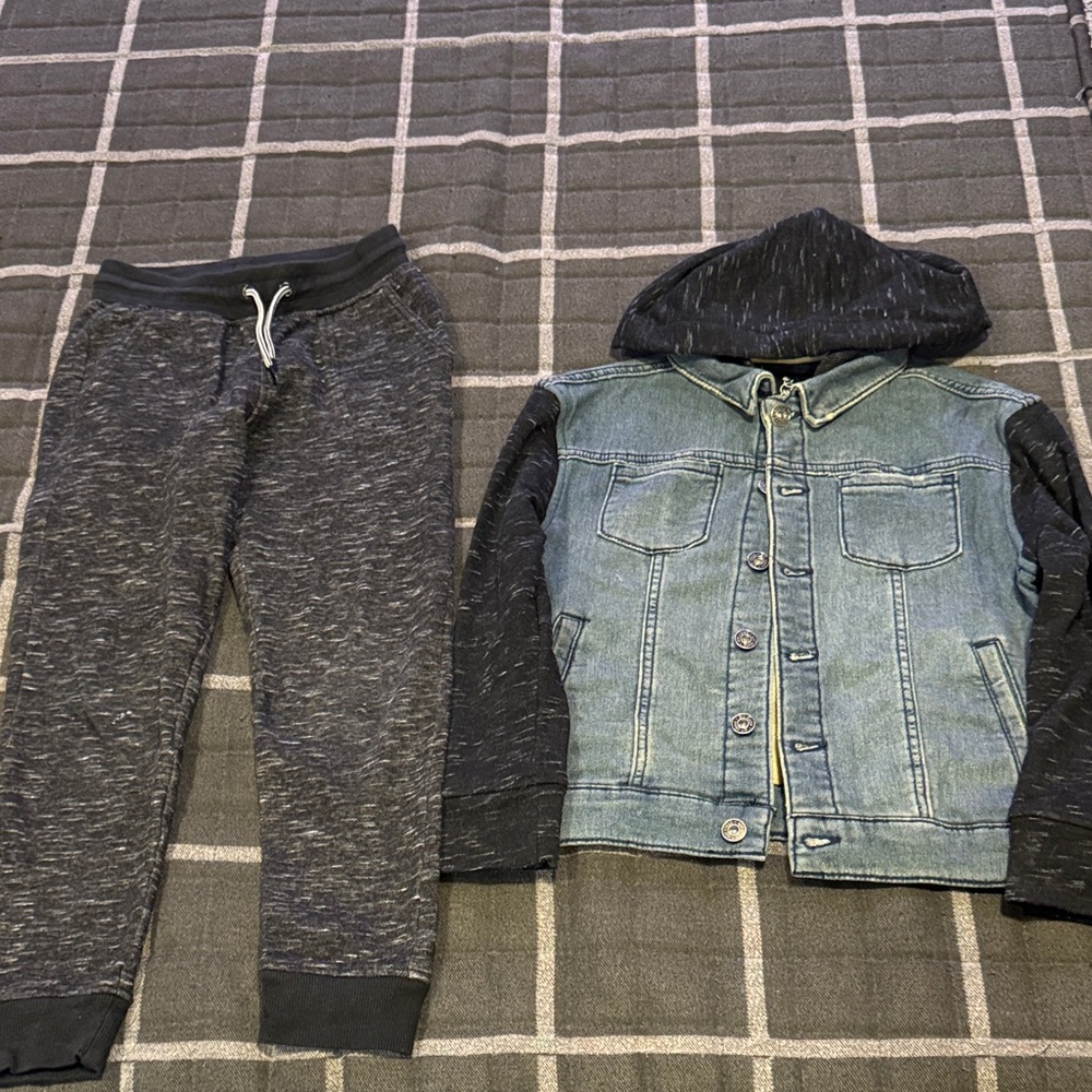 Art Class Gray and Blue Kids Matching Set